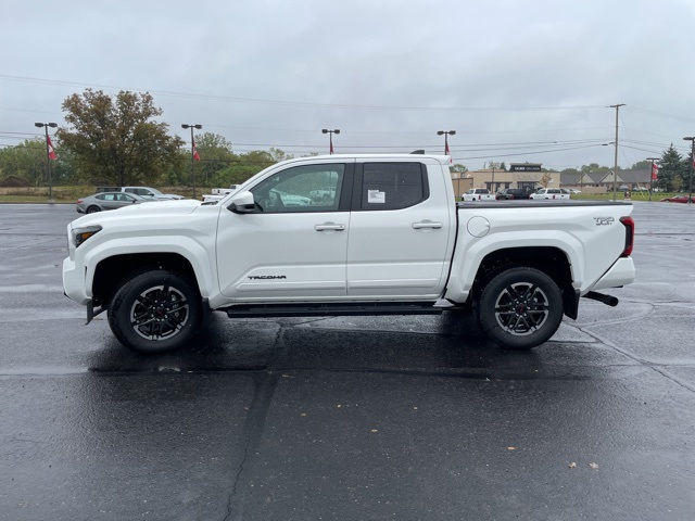 2025 Toyota Tacoma TRD Sport Double Cab photo 2