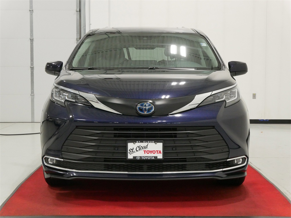 Used 2023 Toyota Sienna XLE with VIN 5TDYRKEC6PS153643 for sale in Waite Park, Minnesota