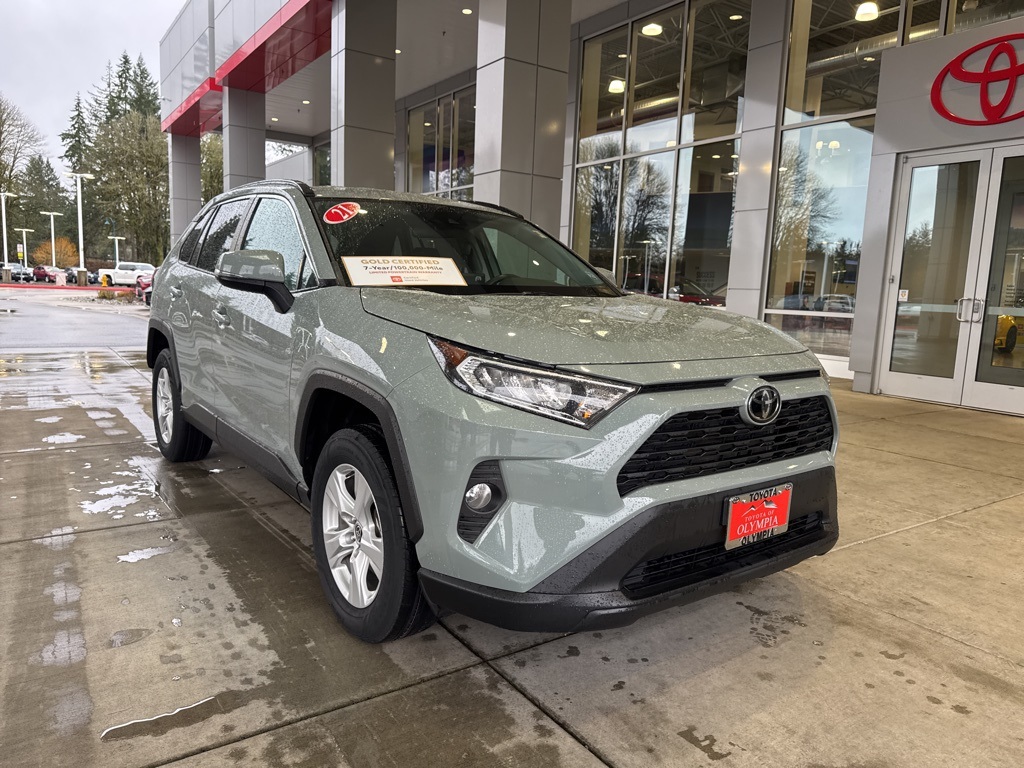 2021 Toyota RAV4 XLE's photo