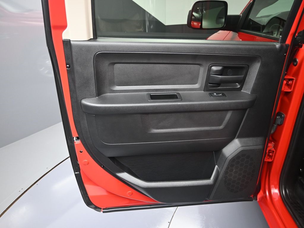 2016 Ram 3500 Tradesman photo 17