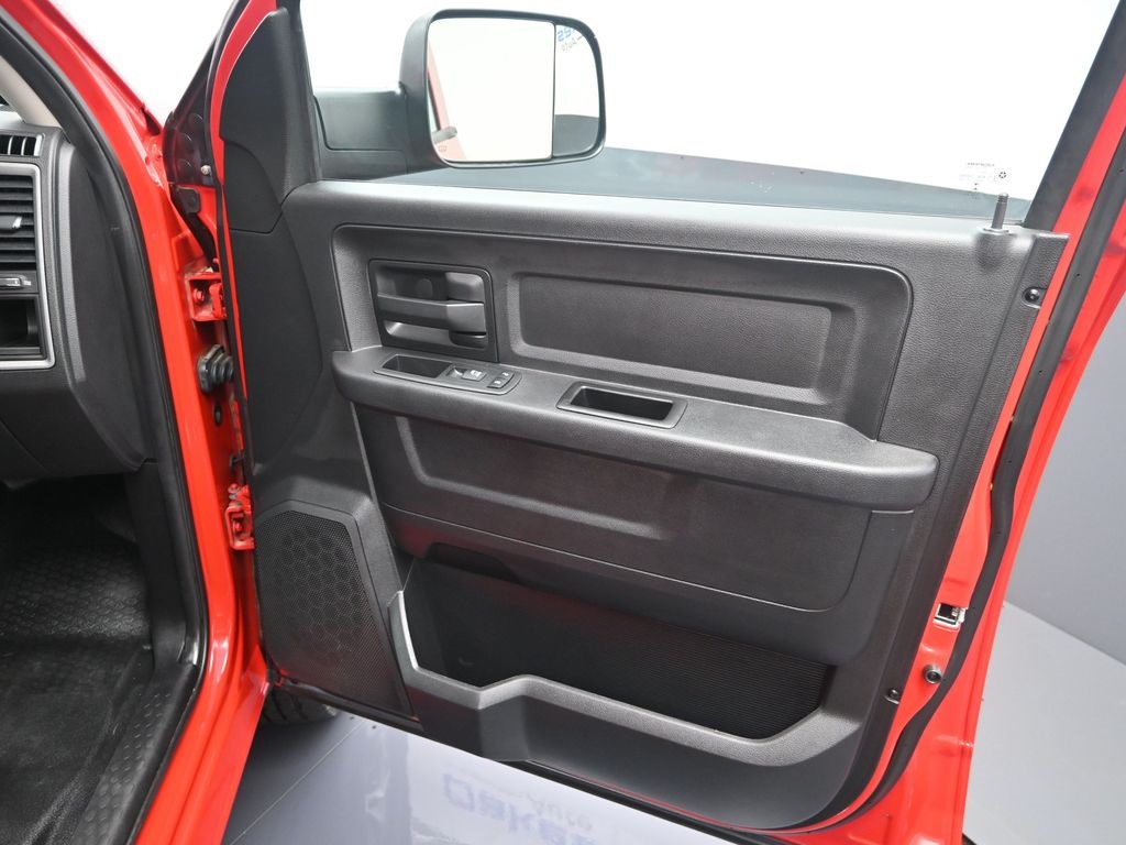 2016 Ram 3500 Tradesman photo 26