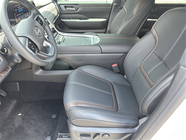 2025 Aspen White Tricoat Nissan Armada SL 4X4 SUV