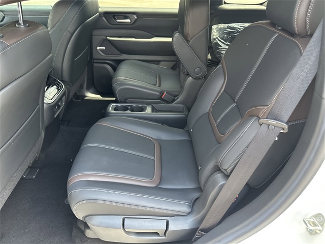 2025 Aspen White Tricoat Nissan Armada SL 4X4 SUV
