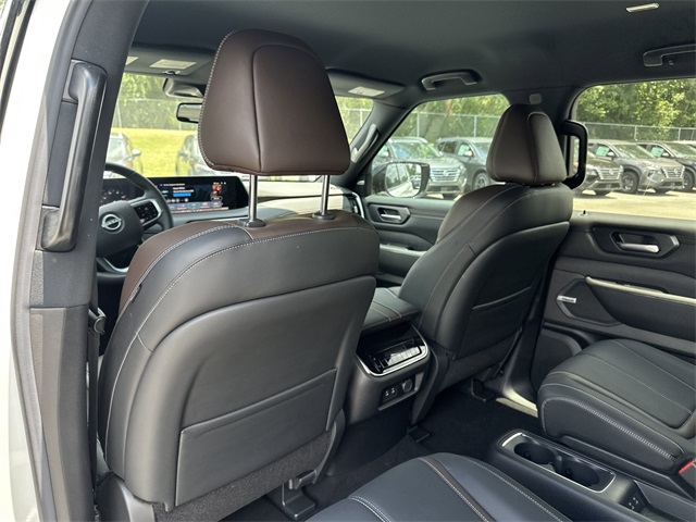 2025 Aspen White Tricoat Nissan Armada SL 4X4 SUV