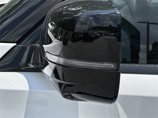 2025 Aspen White Tricoat Nissan Armada SL 4X4 SUV