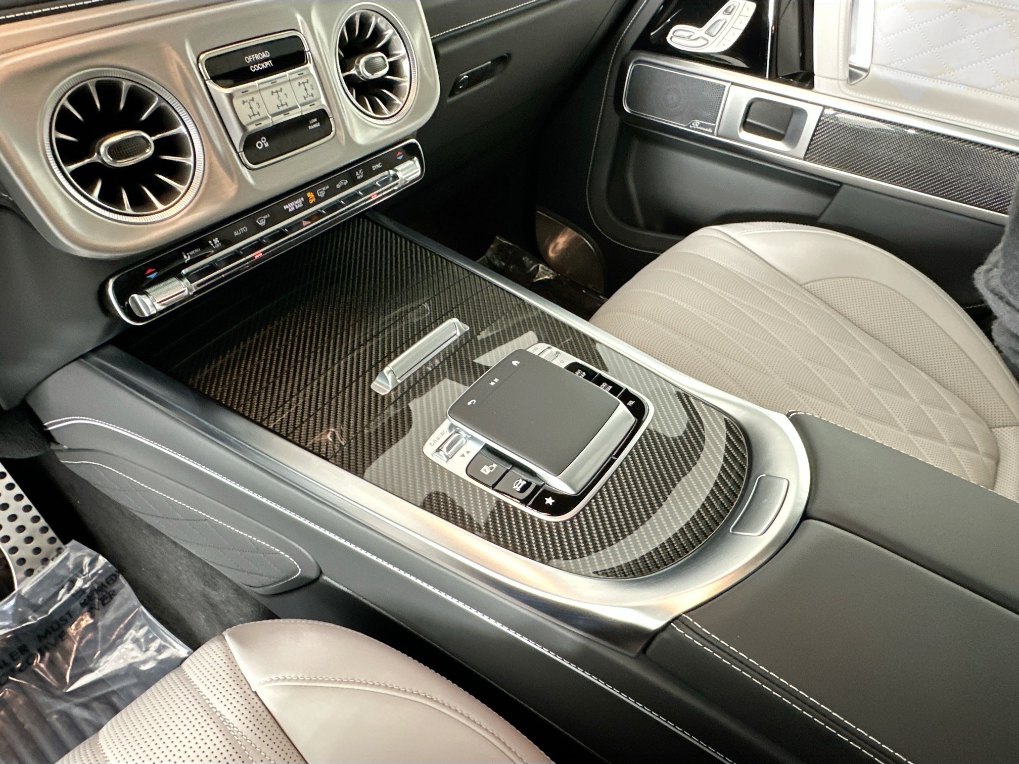 used 2025 Mercedes-Benz G-Class car, priced at $259,998