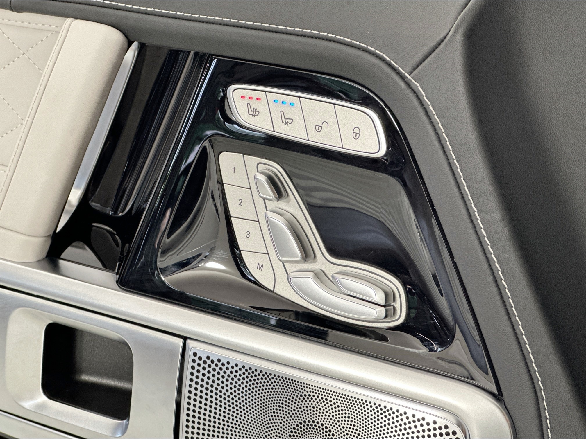 used 2025 Mercedes-Benz G-Class car, priced at $259,998