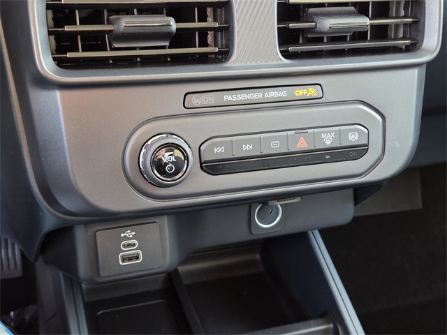 New 2026 Ford Maverick XL 4D Crew Cab