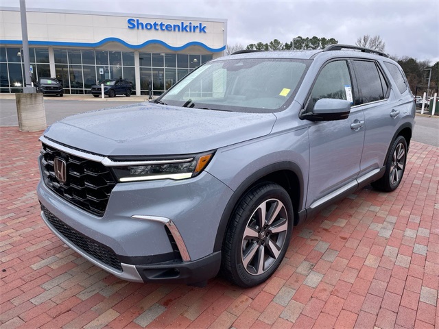 2023 Honda Pilot Touring's photo