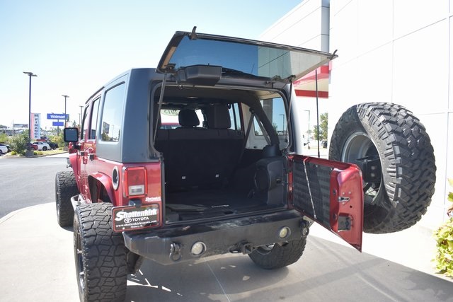 2013 Jeep Wrangler Unlimited Sahara photo 10