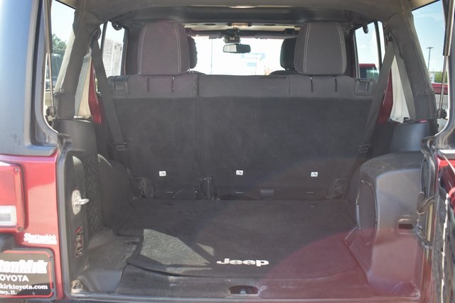 2013 Jeep Wrangler Unlimited Sahara photo 11