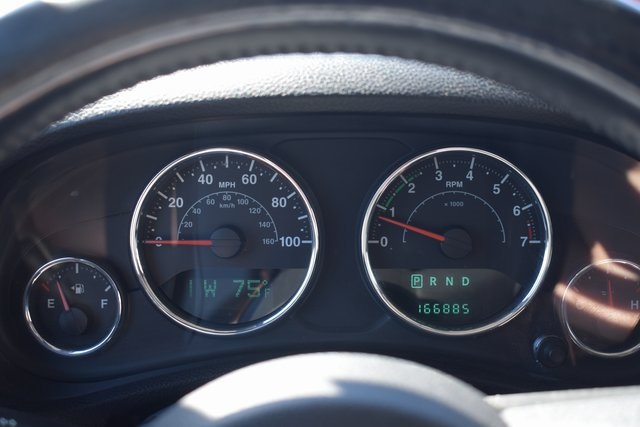 2013 Jeep Wrangler Unlimited Sahara photo 15
