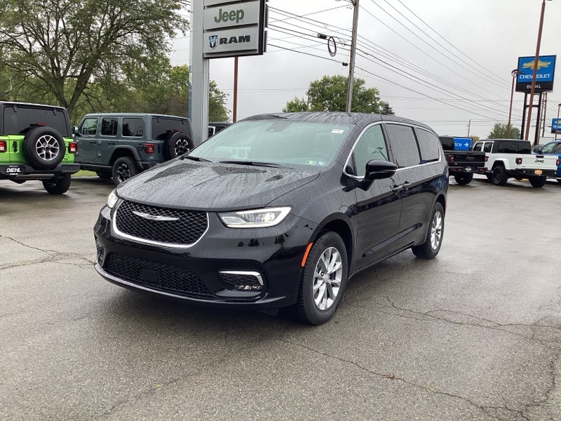 2026 Chrysler Pacifica photo 3