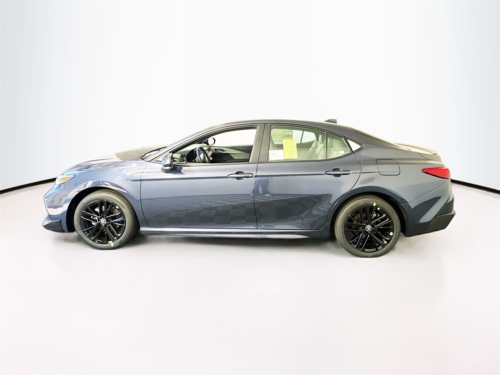 2026 Toyota Camry SE photo 3
