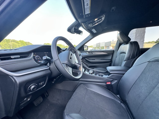 2025 Jeep Grand Cherokee Altitude X photo 11
