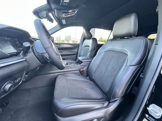 2025 Jeep Grand Cherokee Altitude X photo 12
