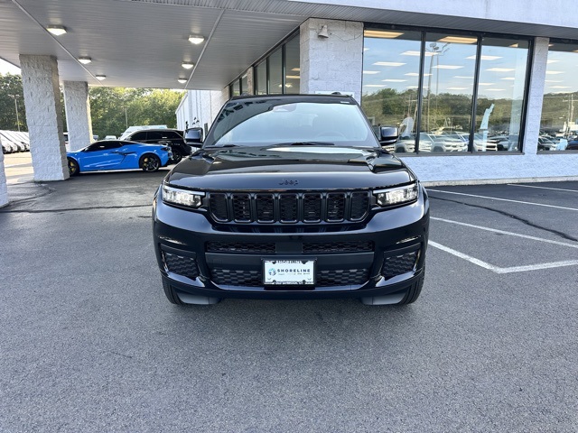 2025 Jeep Grand Cherokee Altitude X photo 2