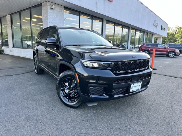 2025 Jeep Grand Cherokee Altitude X photo 3