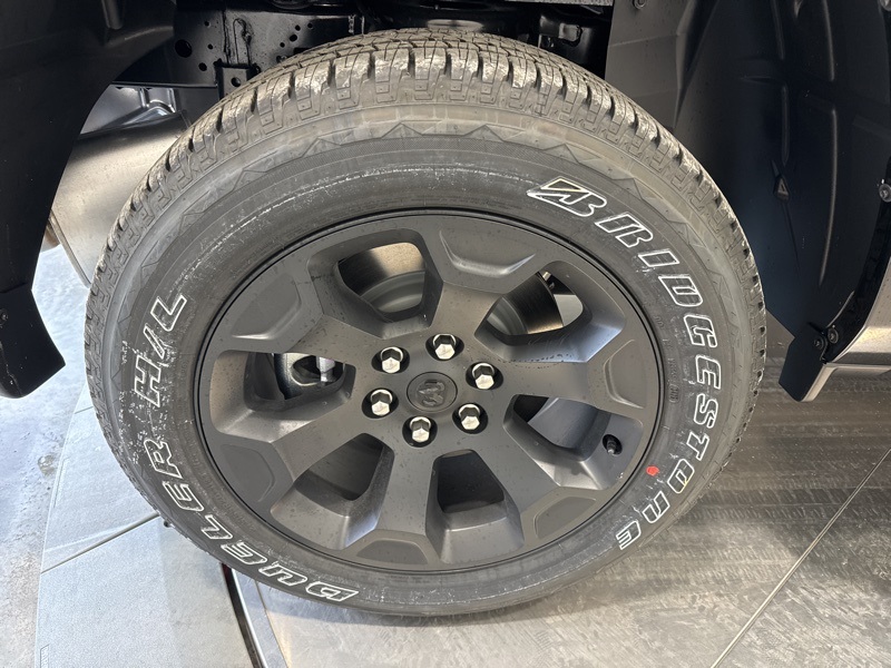 2025 Ram 1500 Tradesman photo 8