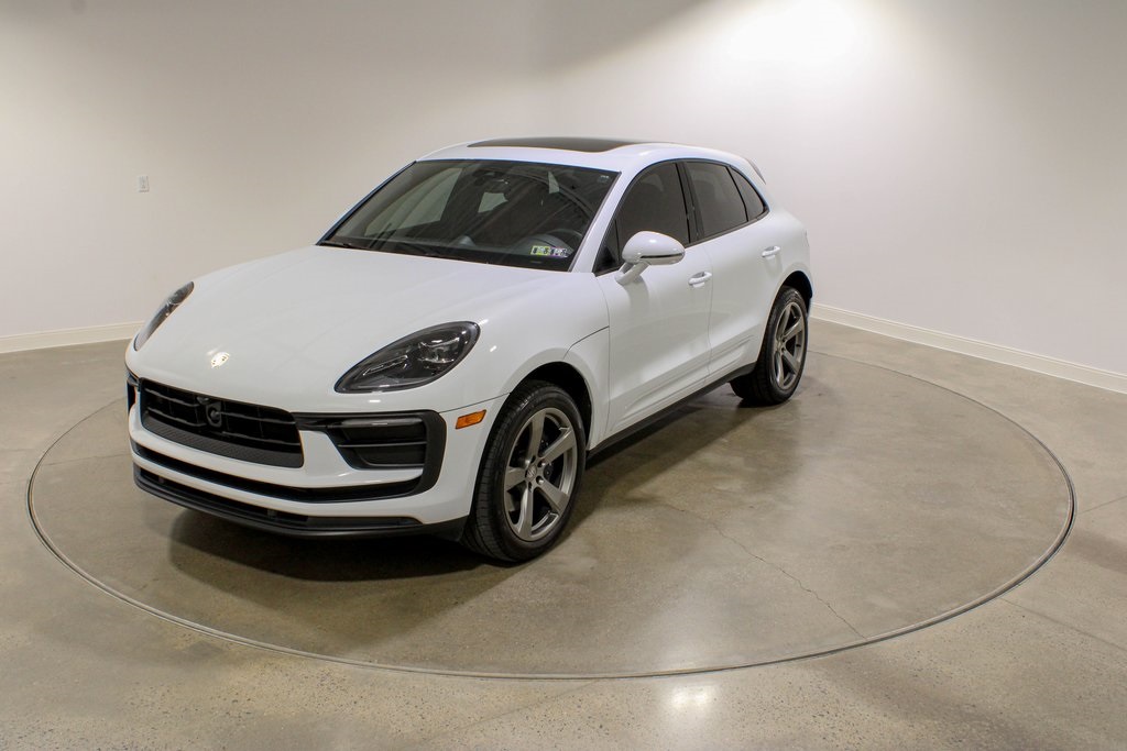 2023 Porsche Macan Base's photo