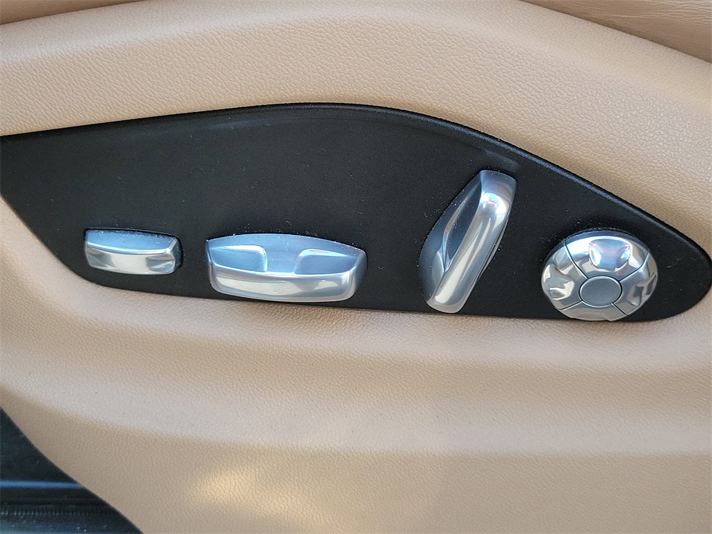 used 2019 Porsche Cayenne car, priced at $29,988