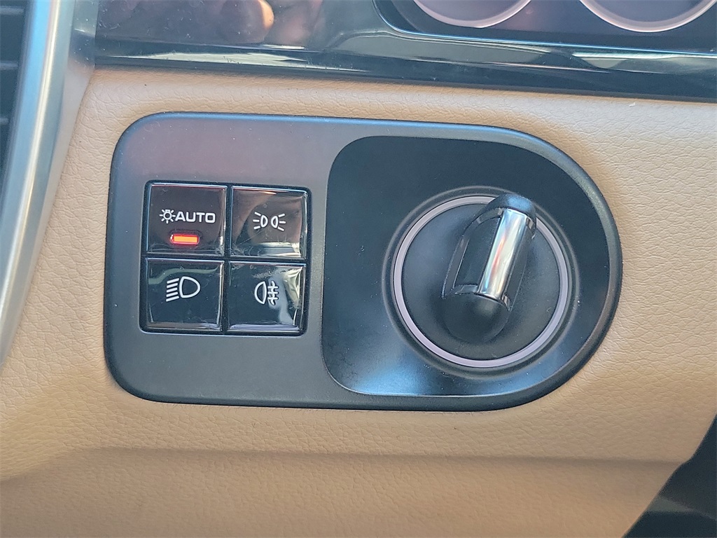 used 2019 Porsche Cayenne car, priced at $29,988