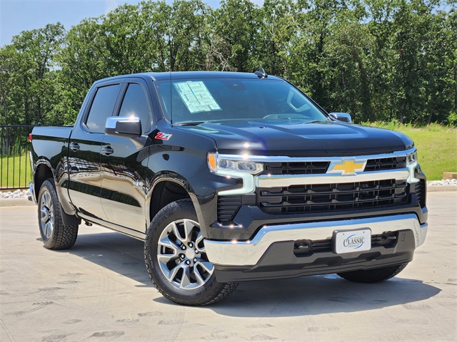 2025 Black Chevrolet Silverado 1500 LT Truck