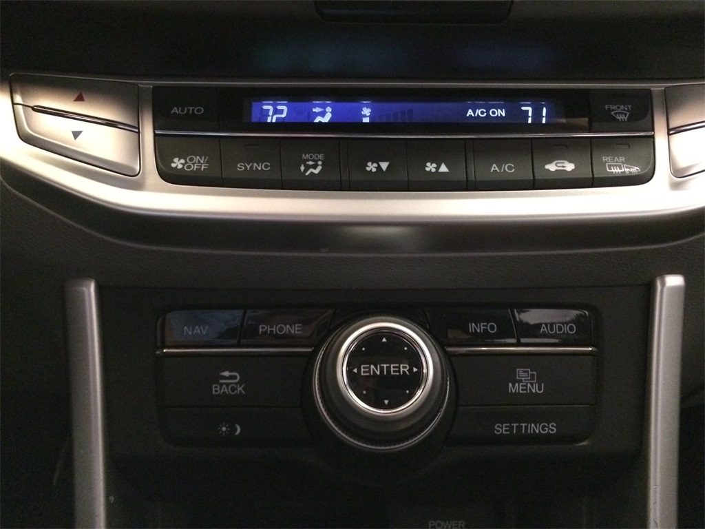 2014 Honda Accord Touring - M1075A