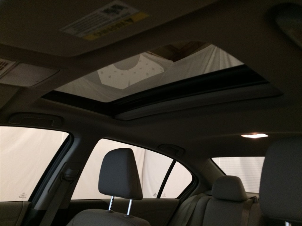 2014 Honda Accord Touring - M1075A
