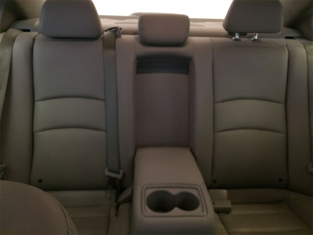 2014 Honda Accord Touring - M1075A