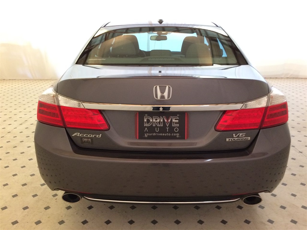 2014 Honda Accord Touring - M1075A
