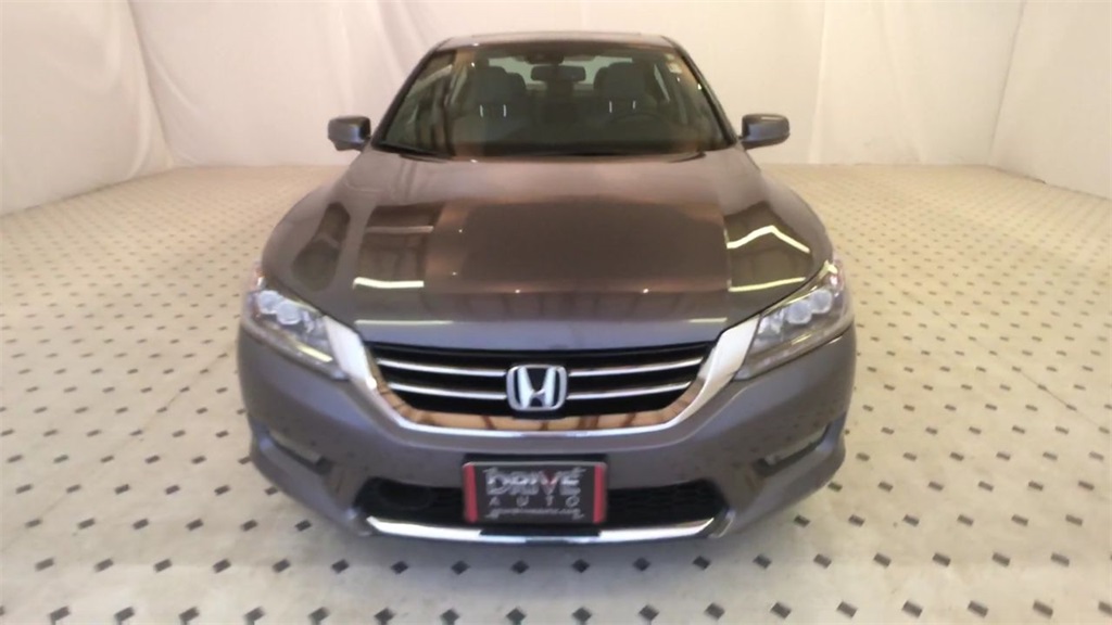 2014 Honda Accord Touring - M1075A