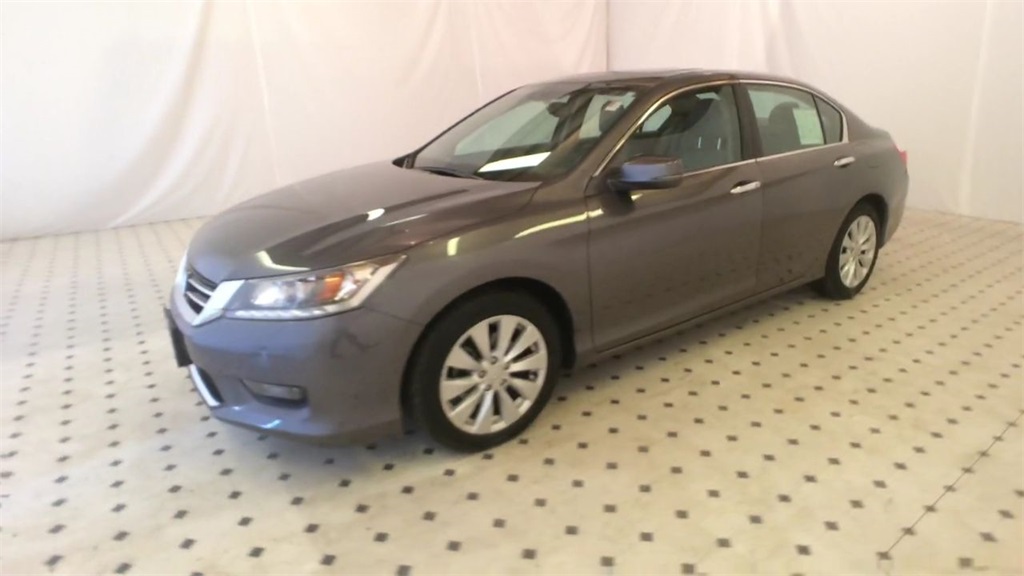 2014 Honda Accord Touring - M1075A