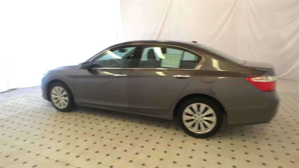 2014 Honda Accord Touring - M1075A