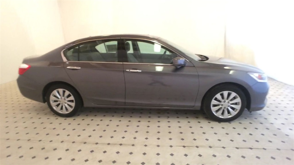 2014 Honda Accord Touring - M1075A