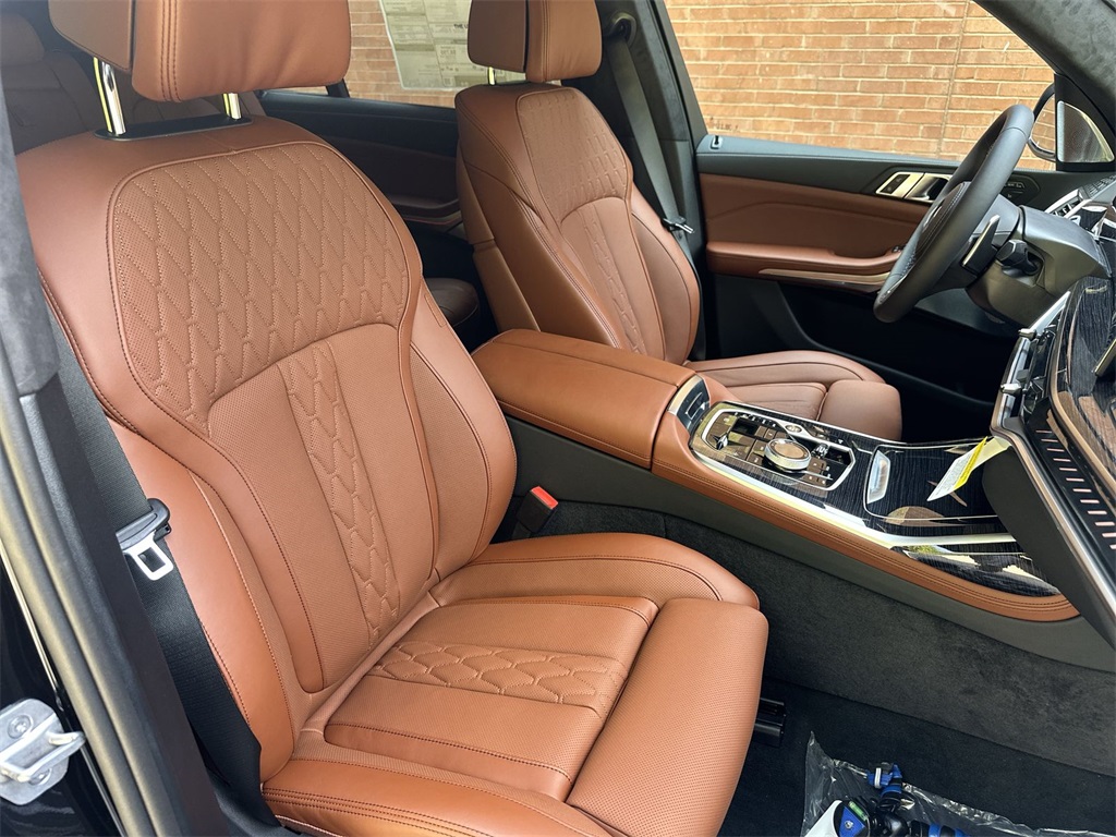 X7 M60i