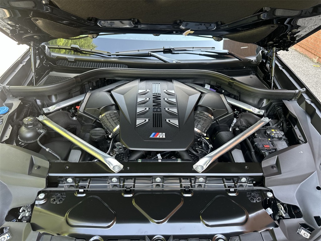 X7 M60i