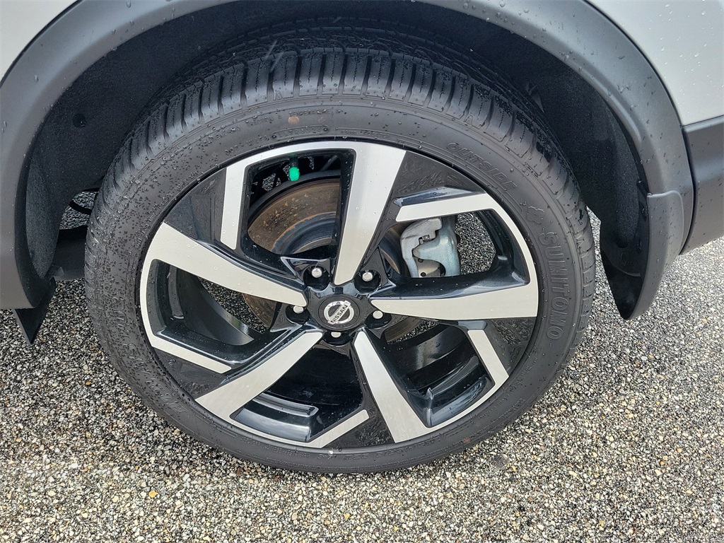 2022 Brilliant Silver Metallic Nissan Rogue Sport SL AWD SUV
