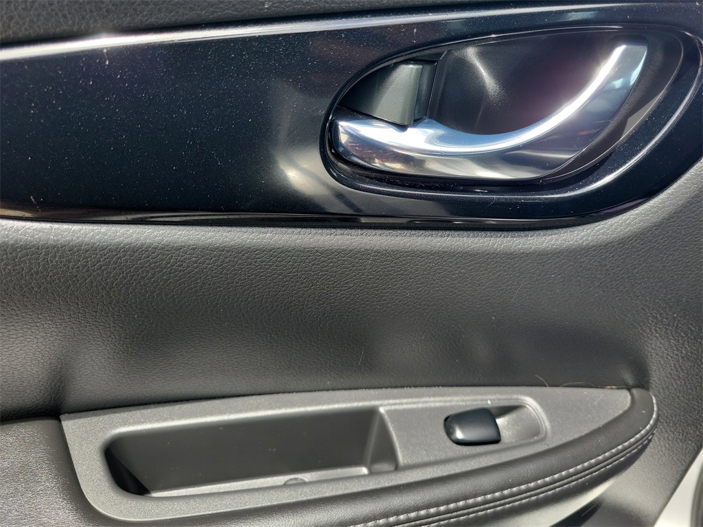 2022 Brilliant Silver Metallic Nissan Rogue Sport SL AWD SUV