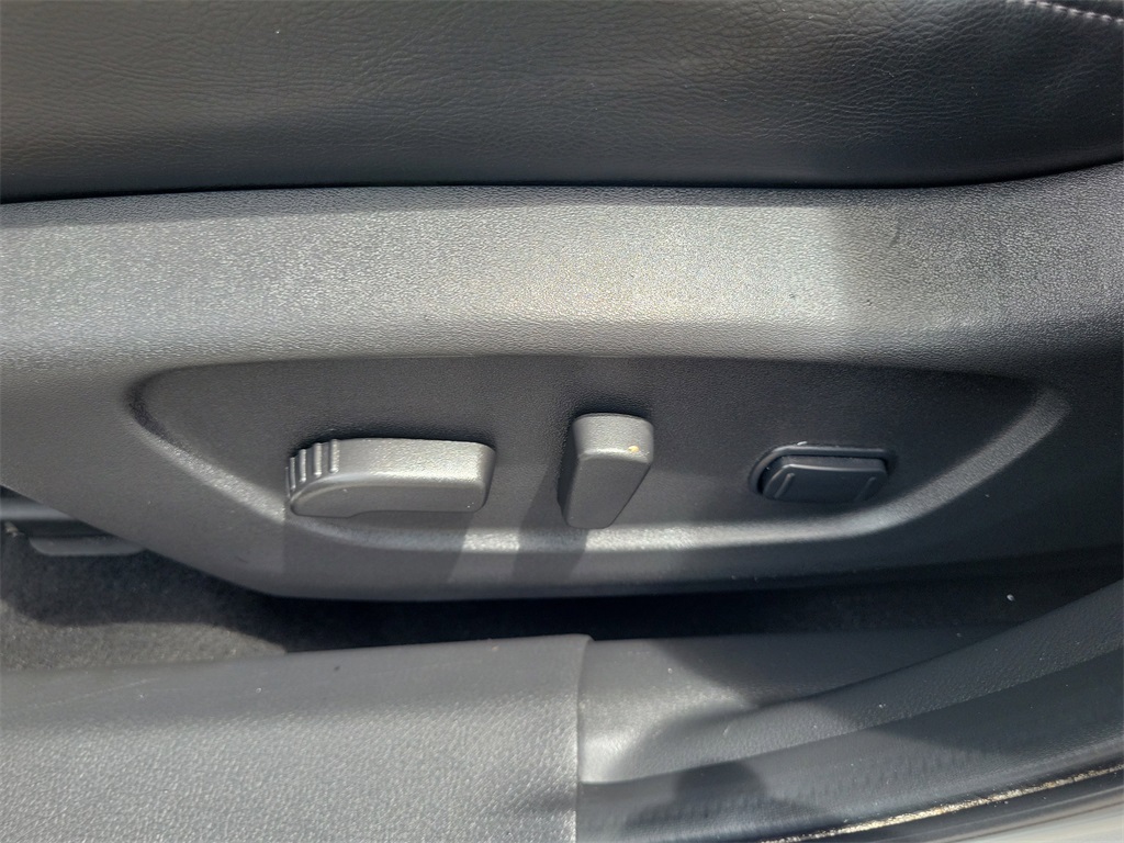 2022 Brilliant Silver Metallic Nissan Rogue Sport SL AWD SUV