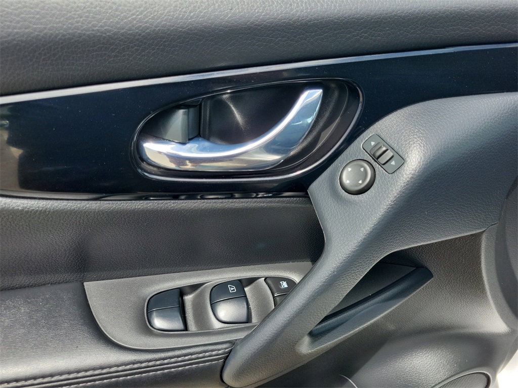 2022 Brilliant Silver Metallic Nissan Rogue Sport SL AWD SUV