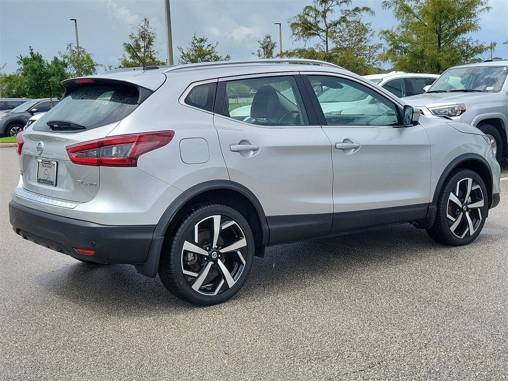 2022 Brilliant Silver Metallic Nissan Rogue Sport SL AWD SUV