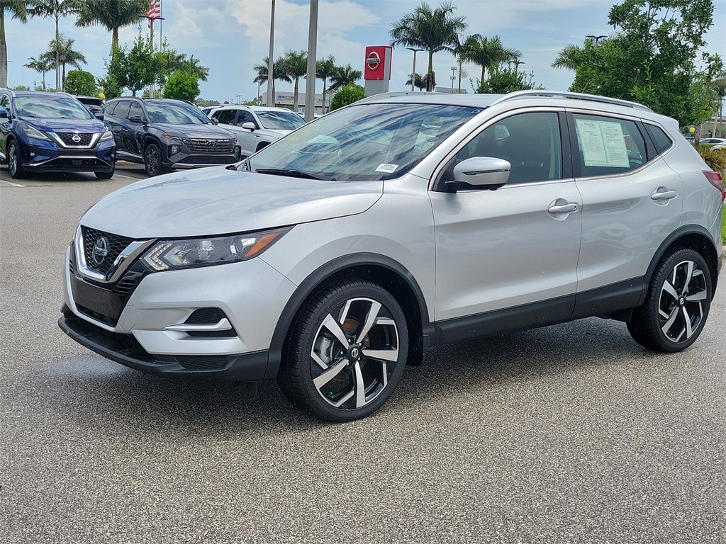 2022 Brilliant Silver Metallic Nissan Rogue Sport SL AWD SUV