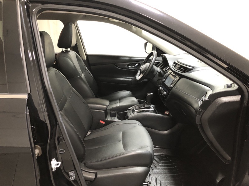 2017 Nissan Rogue SL photo 12