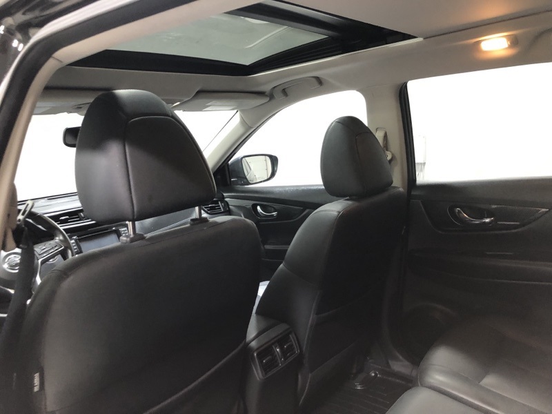 2017 Nissan Rogue SL photo 16