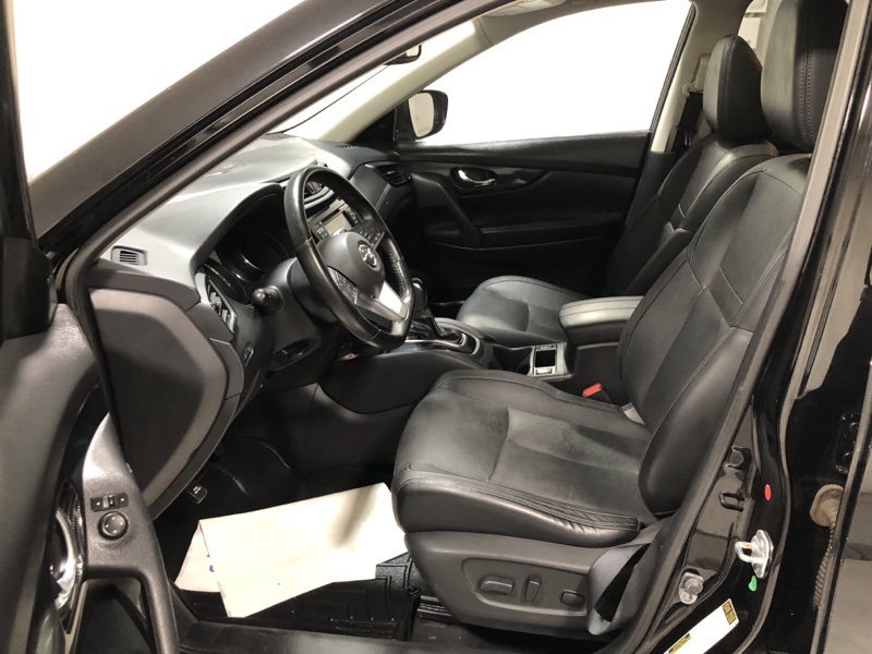2017 Nissan Rogue SL photo 17