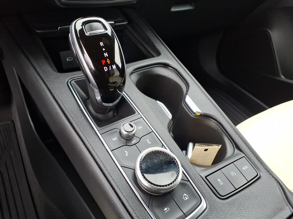 used 2020 Cadillac XT4 car, priced at $16,900