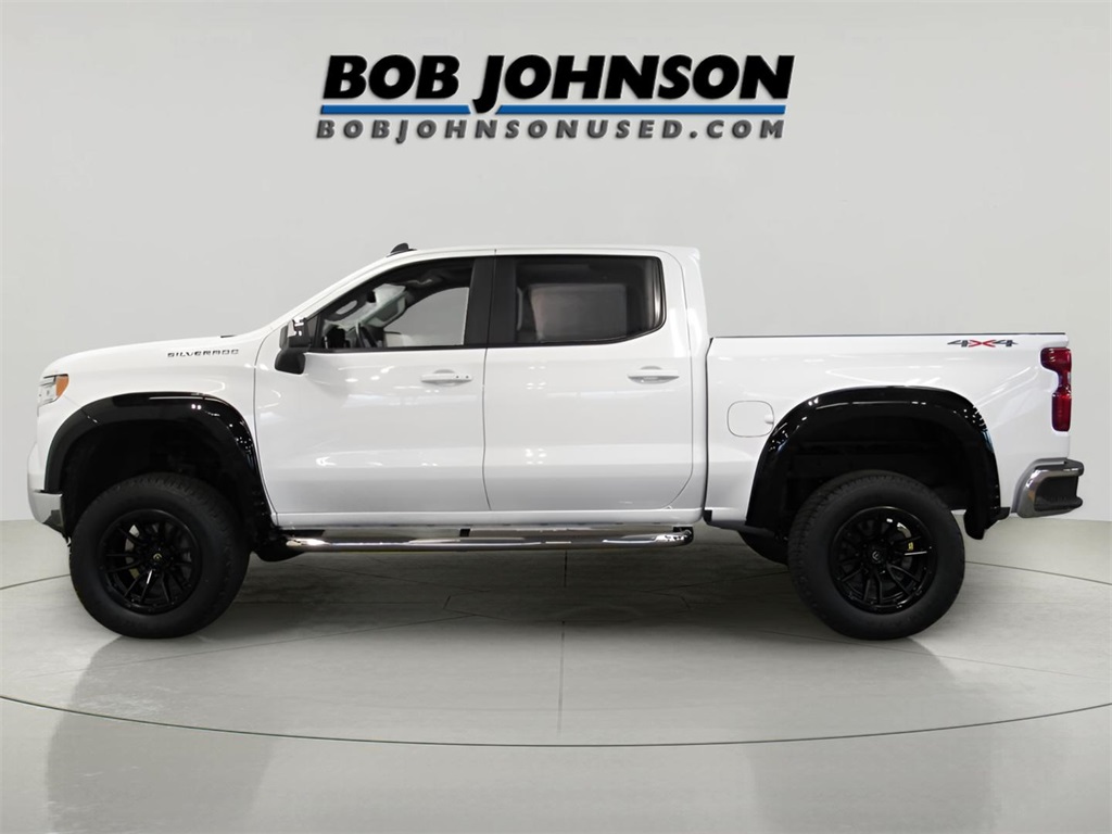 2025 Chevrolet Silverado 1500 LT photo 4