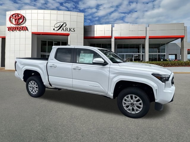 2025 Toyota Tacoma SR5's photo