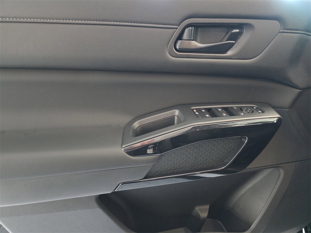 new 2026 Nissan Pathfinder car, priced at $34,508